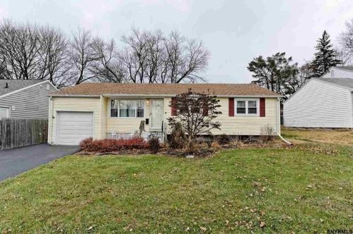 11 Dover Dr, Newtonville, NY 12110-2407
