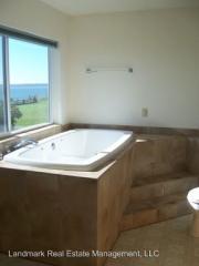 621 Marine Dr, Bellingham WA  98225-1528 exterior