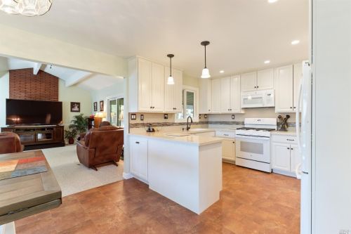 235 San Jacinta Dr, Ukiah CA  95482-5648 exterior