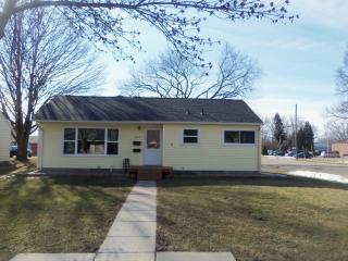 1215 Marsh St, Mankato MN  56001-4719 exterior