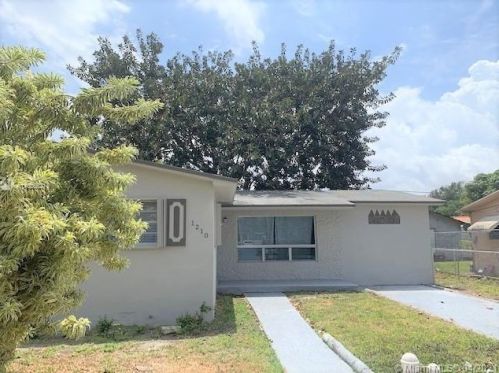 1210 100th St, Miami, FL 33138-2604