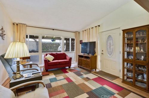 13361 El Dorado Dr, Seal Beach CA  90740-6801 exterior