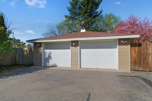6917 Edgewood Ave, Minneapolis, MN 55428-1723