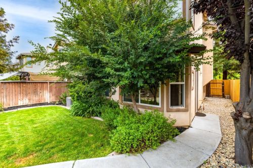 1125 Valley Glen Dr, Liberty Farms CA  95620-4835 exterior