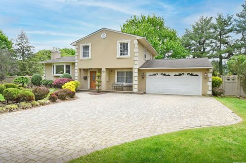 16 Linford Ln, Huntington Station, NY 11747-1326