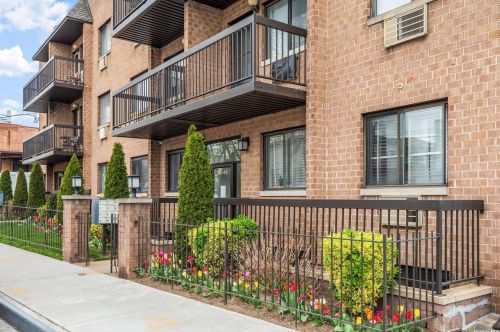 150-45 Centreville St, Jamaica, NY 11417-2621