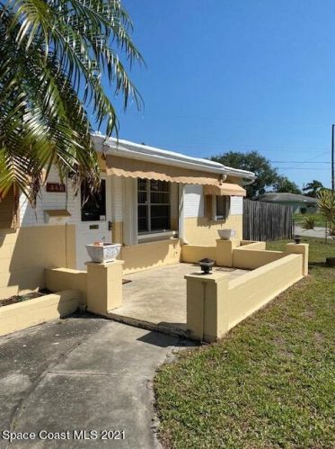 346 Crown Blvd, Melbourne, FL 32901-8628