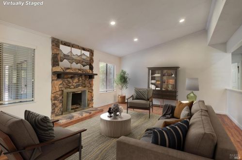 150 Alonzo Ct, Vacaville CA  95687-5466 exterior