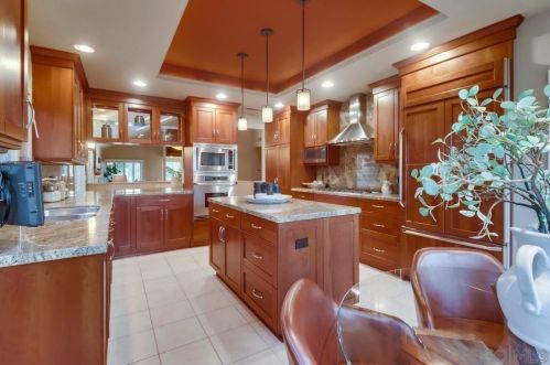 10370 Viacha Dr, San Diego CA  92124-3411 exterior