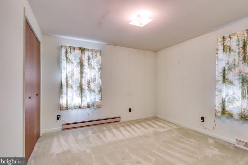 147 Euclid Ave, Charles Town WV  25414-1111 exterior