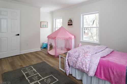 4 Hollywood Ave, Montclair NJ  07042-4306 exterior