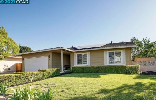911 Helix Dr, Concord, CA 94518-3446