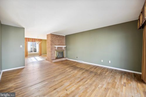55 Gunning Ln, Downingtown, PA 19335-5203