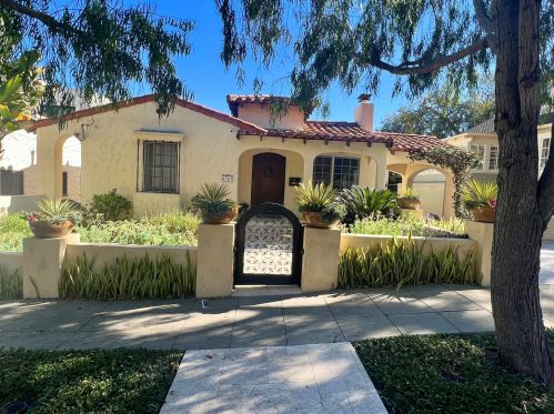 4343 Hawk St, San Diego, CA 92103-1318