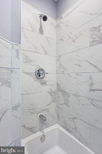 6526 Chew Ave, Philadelphia PA 19120-2332 exterior