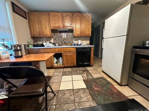 171 Markham St, Middletown, CT 06457-3529