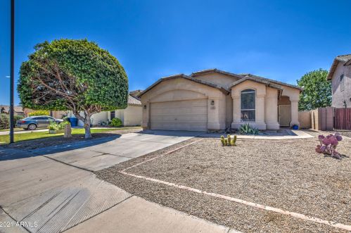 1088 Sierra St, Gilbert, AZ 85296-3832