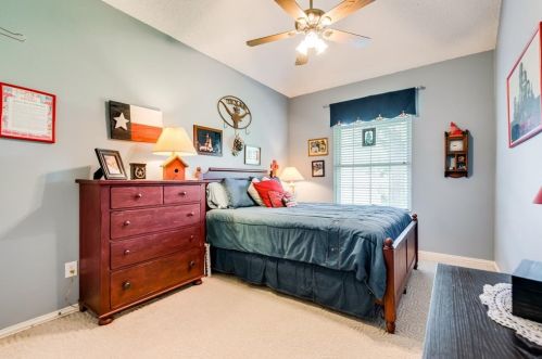 833 Pinnacle Cir, Lewisville TX 75077-2537 exterior