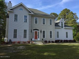201 Country Club Dr, Shallotte, NC 28470-6438
