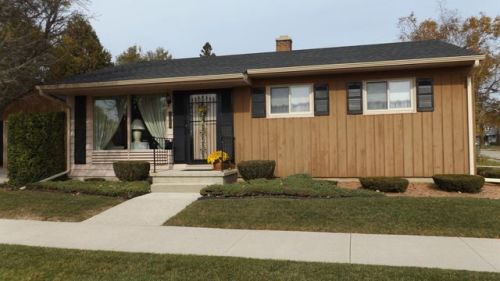 3204 Dale St, Manitowoc, WI 54220-4329