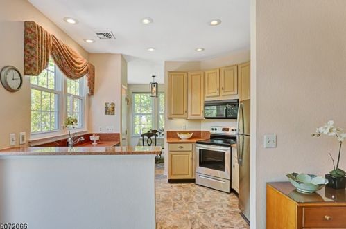 47 Pheasant Brook Ct, Bedminster NJ  07921-2040 exterior