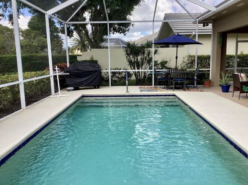 1542 Amherst Dr, Fort Pierce FL  34986-2450 exterior