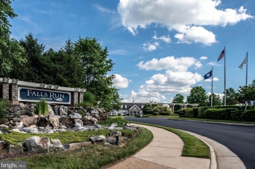 223 Smithfield Way, Fredericksburg, VA 22406-8436