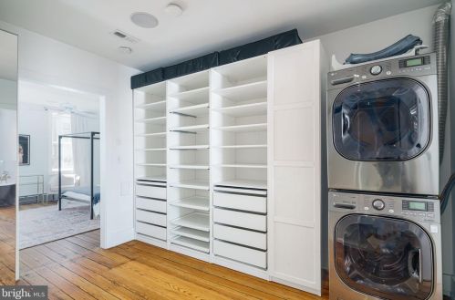 821 Fitzwater St, Philadelphia PA 19147-2836 exterior