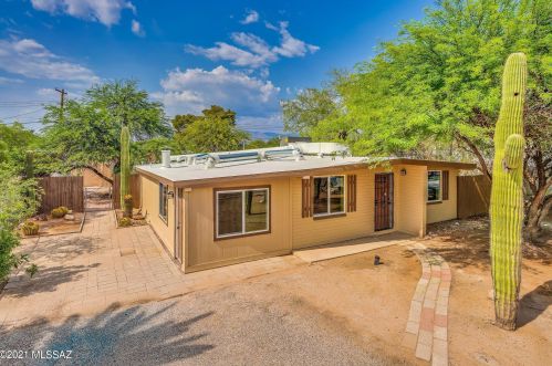 3949 27th St, Tucson, AZ 85711-5608