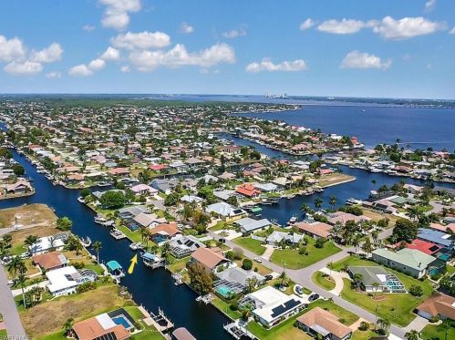 3210 19th Pl, Cape Coral, FL 33904-4413