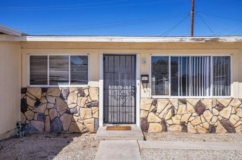 1011 Valiant St, Lancaster, CA 93534-1458