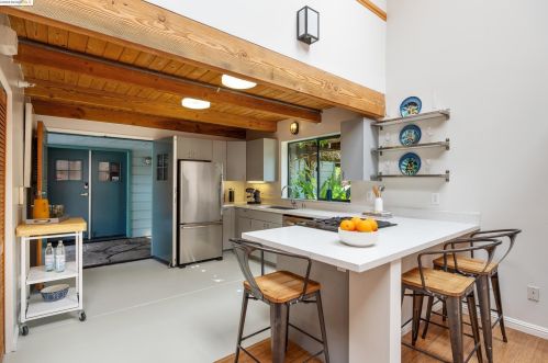 1003 47 St, Oakland CA 94608-3316 exterior