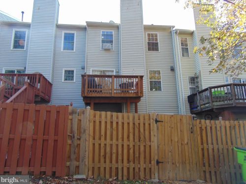 14833 Winding Loop, Woodbridge VA  exterior