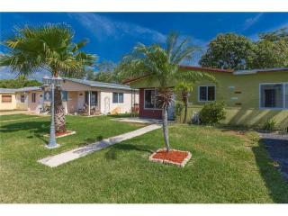 2435 Thomas St, Hollywood FL  33020-2060 exterior