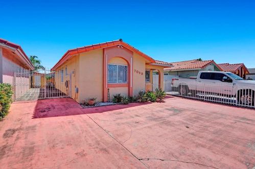 7029 29th Way, Hialeah, FL 33018-5352