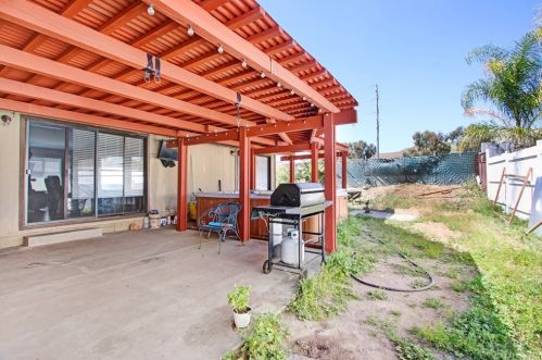 31921 Emerald Ln, Santa Clarita CA  91384-3102 exterior