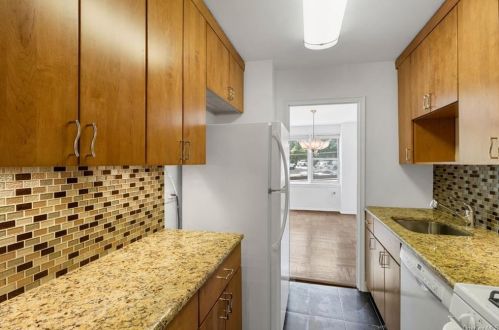 4525 Henry Hudson Pkwy, Bronx, NY 10471-3806