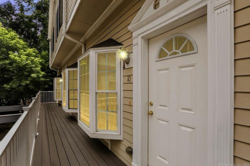 10 Wishing Well Ln, Northville, CT 06776-3440