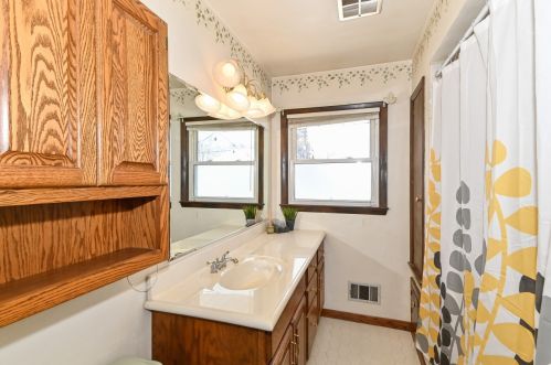 2609 63, Milwaukee WI 53219-2640 exterior