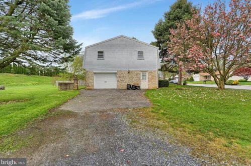 1500 Terrace Ave, Carlisle PA  17013-9369 exterior