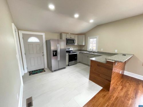 8577 Louisa Rd, Gordonsville VA  22942-6414 exterior