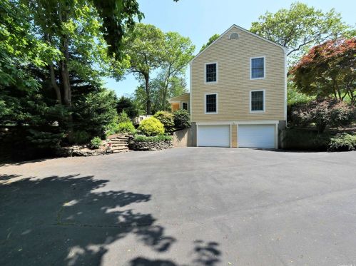 28 Little Harbor Rd, Mount Sinai NY  11766-1208 exterior