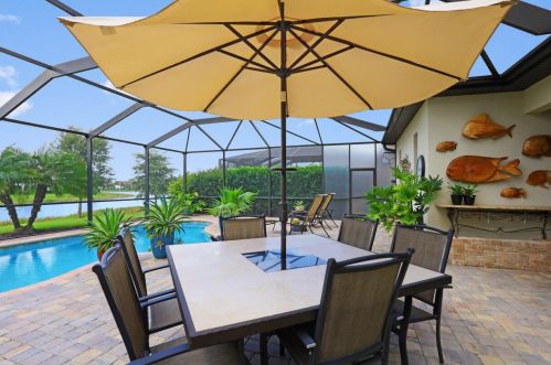 2983 Aviamar Cir, Naples, FL 34114-9756