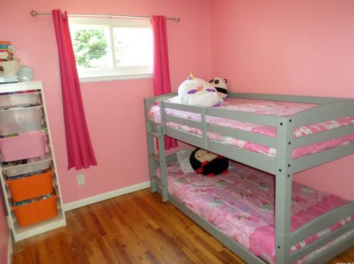 814 Delaware Ave, North Lindenhurst NY  11757-2811 exterior