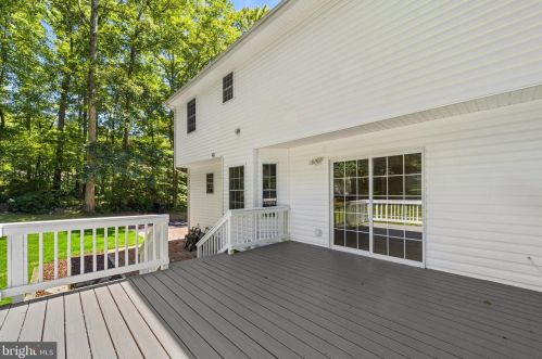 8819 Clinton Dr, Nokesville VA  20181-3205 exterior