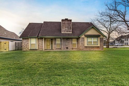 11206 Birchwood Dr, Humble, TX 77338-2522