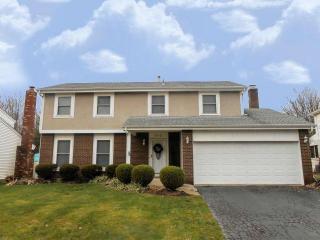 272 Bluejay Dr, Columbus, OH 43235-4606