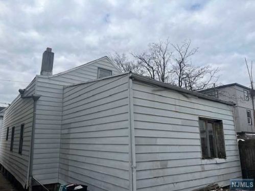 196 Edmund Ave, Paterson, NJ 07502-2051