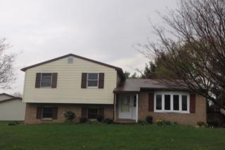633 Meadow Dr, Lebanon, PA 17042-9142