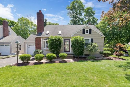 598 Brookside Pl, Cranford, NJ 07016-1660